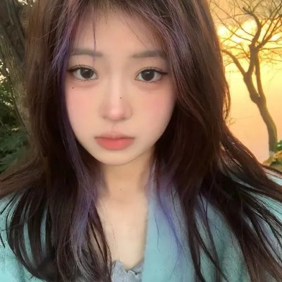 年轻女子